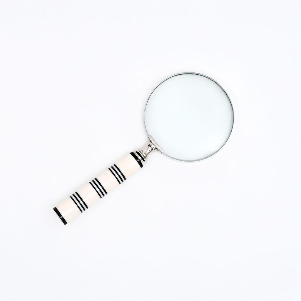 Heritage Cream & Black Decorative Magnifier