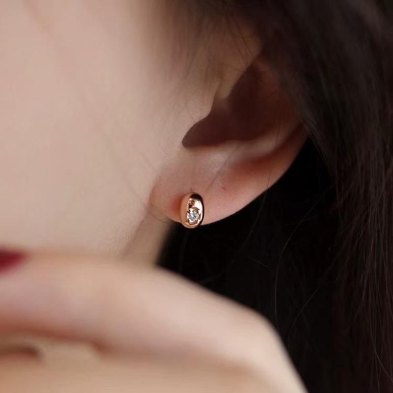 Little Gold Bean Earrings - Small and Exquisite Earrings In A New Design, Featuring A Sophisticated Style.