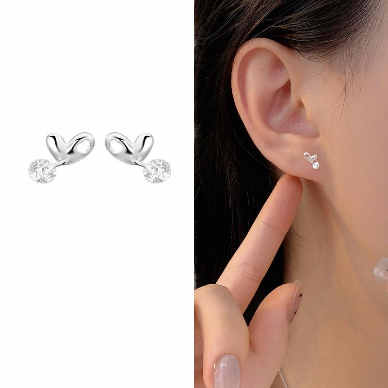 

Niche Design Love Tender Wind Earrings for Women High-end Ins Wind Earrings