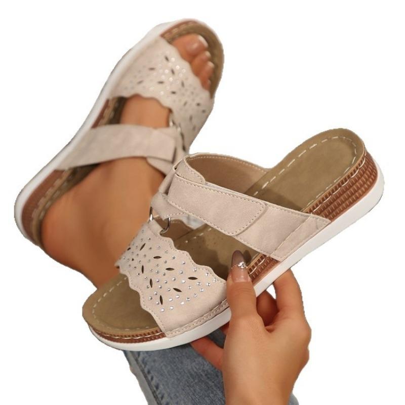 Tofflor med kilklack Dam Sommarskor med hålmönster Kardborre Strandskor Strassskor
