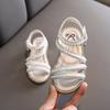 Nuovi sandali principessa aperti in stile coreano con perle per l'estate per bambine, scarpe da spettacolo per bambini piccoli, medi e grandi