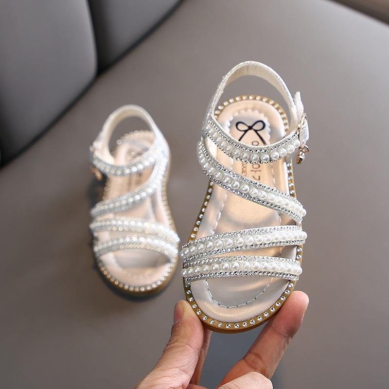 

New summer Korean-style pearl open-toe princess sandals for girls, performance shoes for small, medium and large kids 21 серебряный