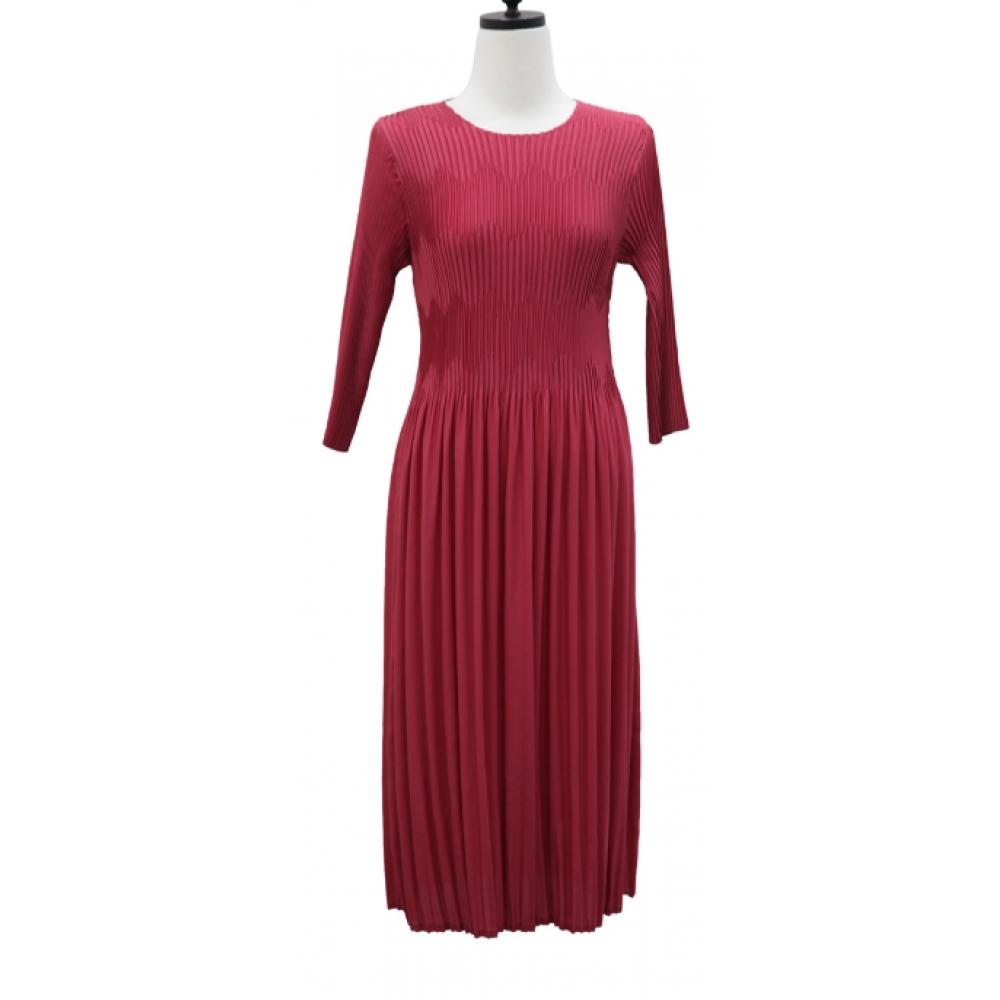 Shiz Madam V Embossed Pleats Dress
