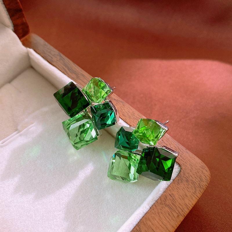 New Dazzling Square Women's Geometric Square Stud Earrings Shiny Purple Crystal Bling Simple Earrings for Female Party Ear Y2K Jewelry