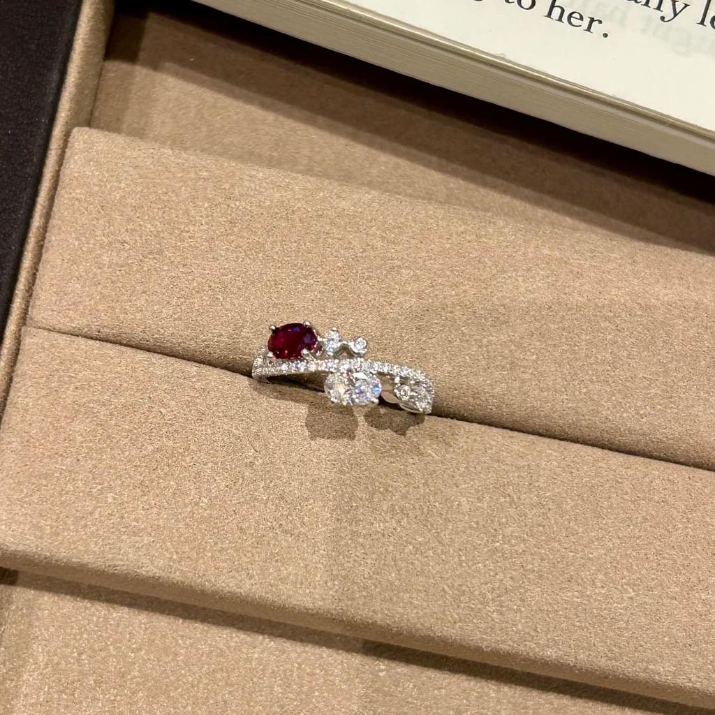 Classic fresh elegant ring with red diamonds unique light luxury interlocking design rings for women party jewelry gifts
