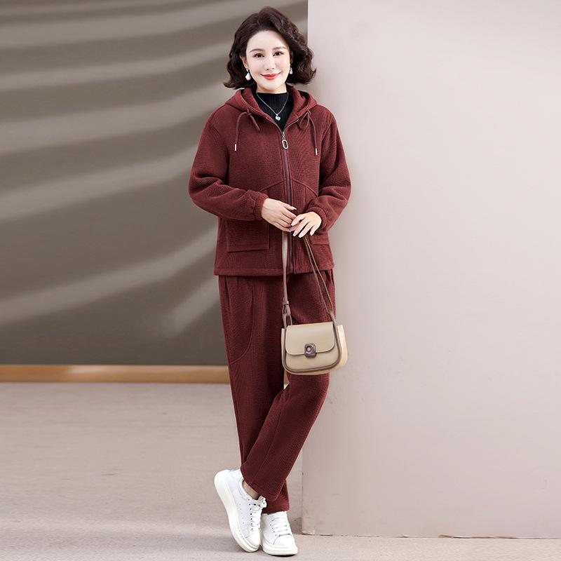 Autumn/Winter Fleece-Lined Corduroy Sportswear Set for Middle-Aged Women