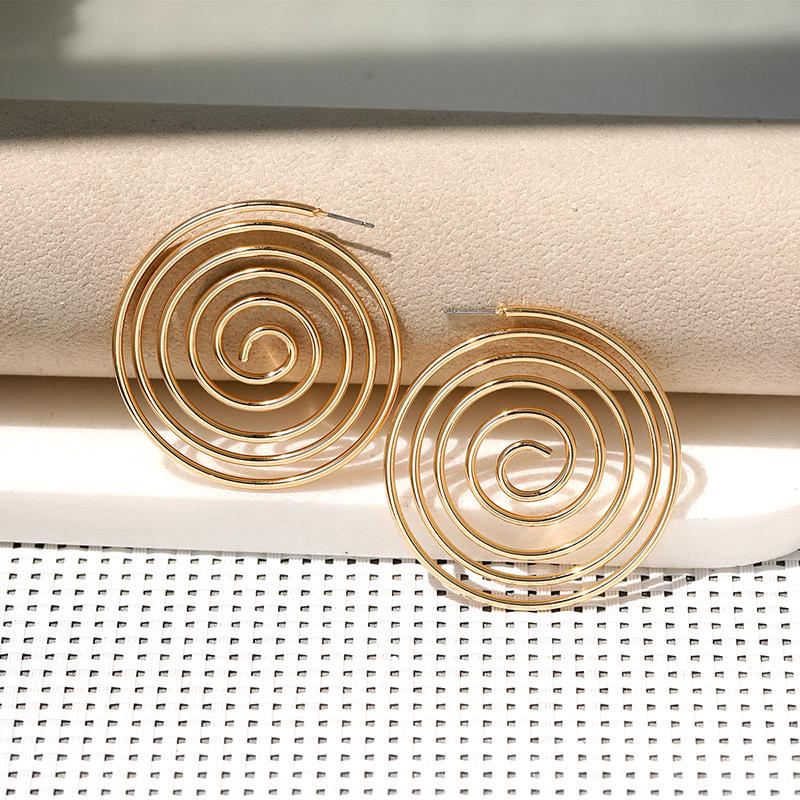 Nye Geometriske Sirkel Øredobber: Europeisk og amerikansk stil, Overdreven design med glatte spiral- og myggspiral-elementer
