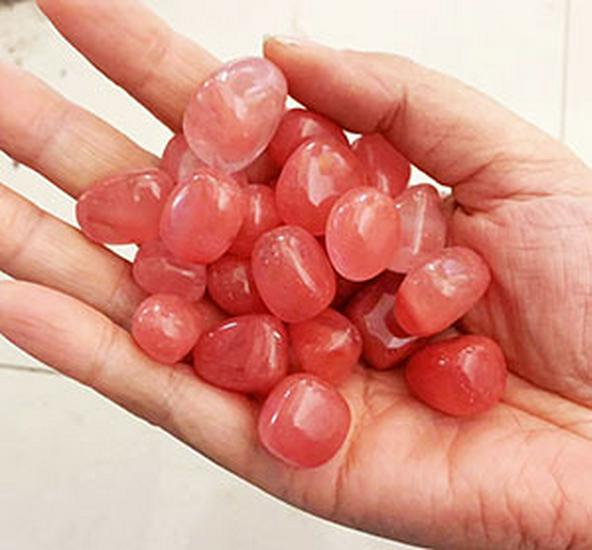 

Натуральне поліроване каміння для дитячого акваріума та ландшафтного декору 15-20MM, 100g