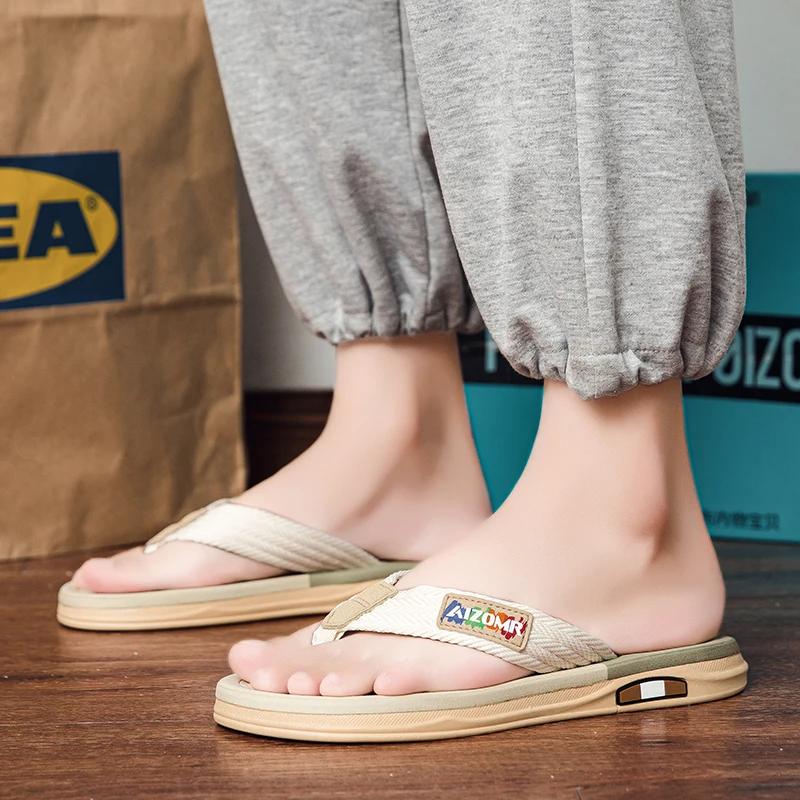 Fashion Men's flip flops for summer wear  anti slip and odor resistant imported clip on slippers for men's outdoor beach sandals