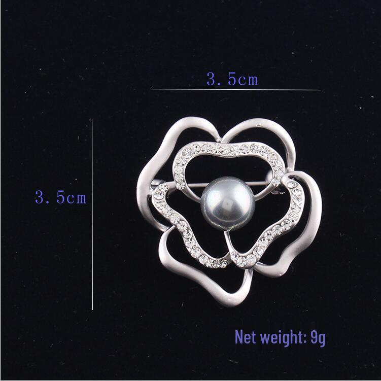 

Високоякісна корейська матова срібляста брошка-квітка з перлами