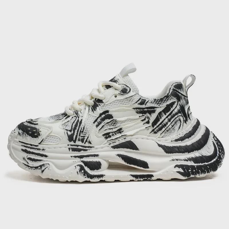 Thick-Soled Men's Height-Boosting Dad Sneakers, Trendy Street Style Casual Sports Shoes for Spring and Autumn.