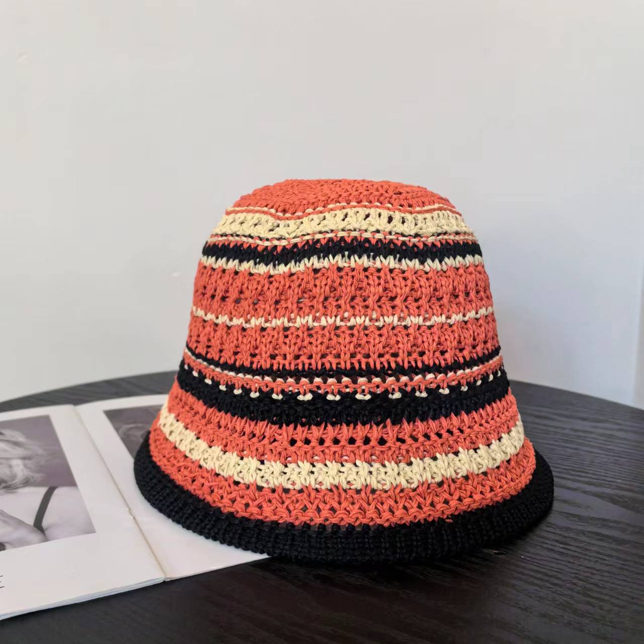 

Весенне-летняя вязаная шляпа-ведро универсальная для лица, маленькая, для отдыха на море, солнцезащитная шляпа, шляпа-ведро прилив M（56-58cm） красный