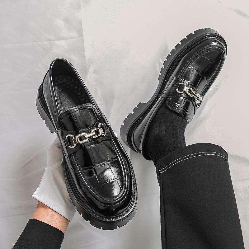 New Outdoor Men's Fashion Loafers Luxury Men Dress Shoes All-match Mens Slip on Footwear Business Moccasins All-match Male Flats