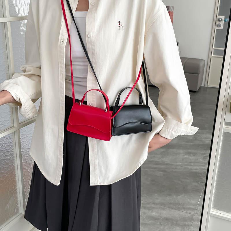 Solid color candy color fashionable retro small square bag women's niche design versatile personality casual senior messenger bag