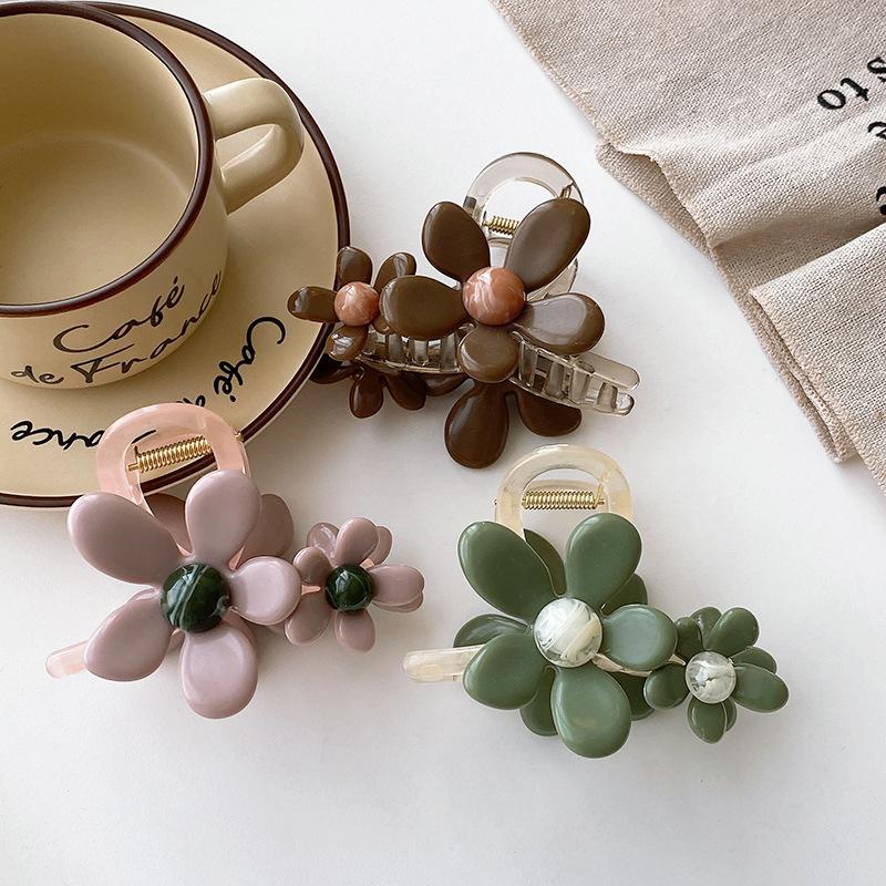 2025 New Korean Jelly Color Flower Heart Hair Claws Sweet Rhinestone Hair Clips Irregular Shark Hairpins Hair Accessories Headwear