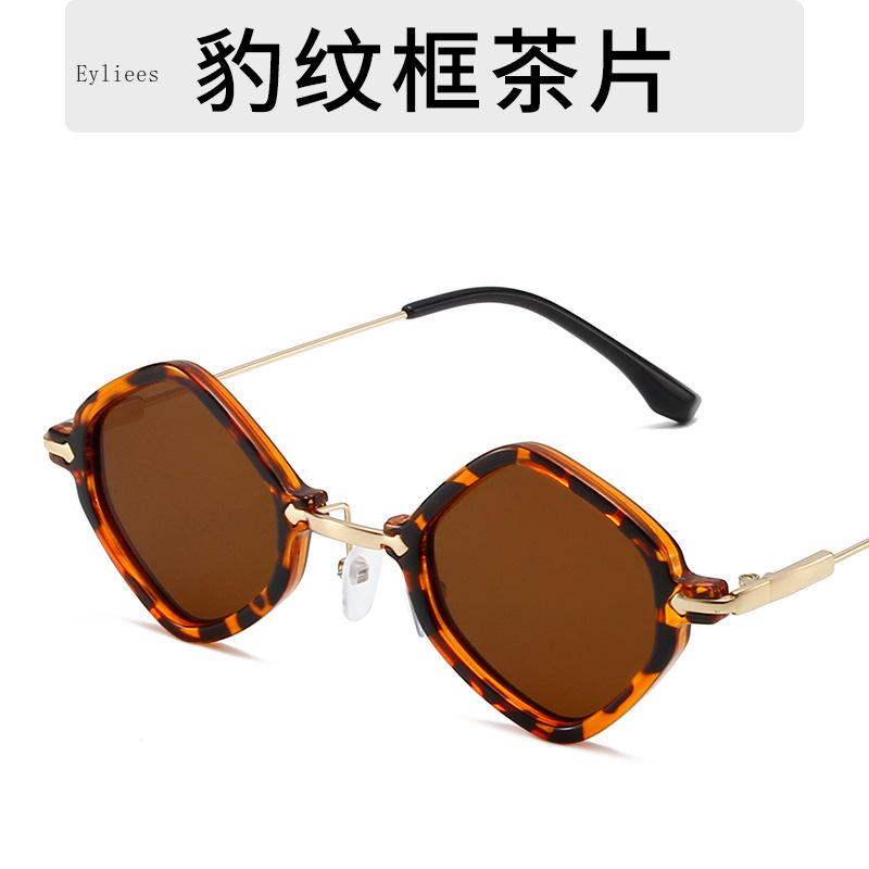 

Vintage Small Polygon Square Women Sunglasses Fashion Clear Ocean Gradient Lens Shades UV400 Men Trending Punk Sun Glasses