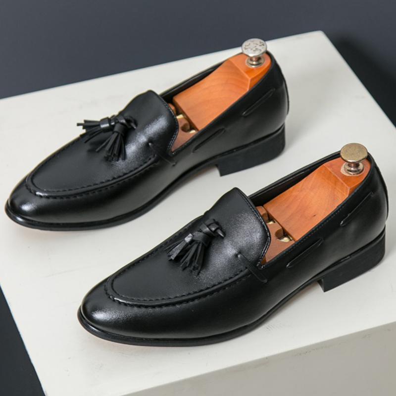British Gentleman New Men's Pointed Tassels Slip On Shoes Male Designer Formal Wedding Prom Dress Homecoming Footwear