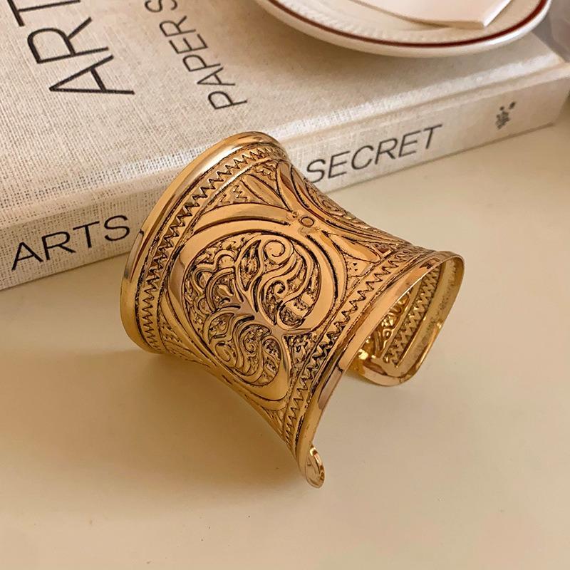 Oval smooth open bracelet set exaggerated ins fashion versatile bracelet light luxury high-end jewelry