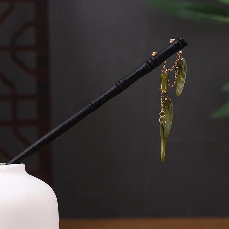 Vintage-Style Ebony Imitation Hairpin with Tassels and Wooden Step-Shaking Design for Hanfu and Ancient Costume Accessories