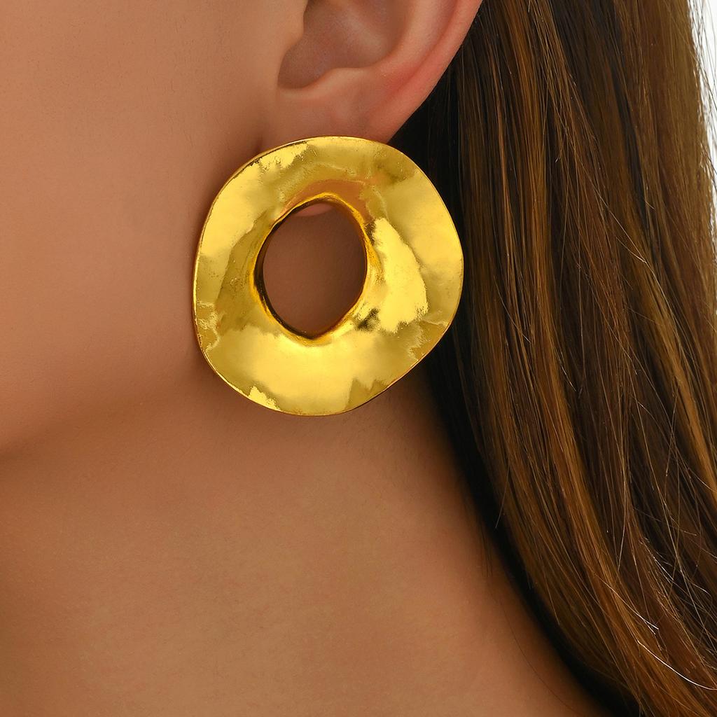 European and American Women's Earrings Niche Light Luxury High-end Circle Hollow Design Earrings Retro