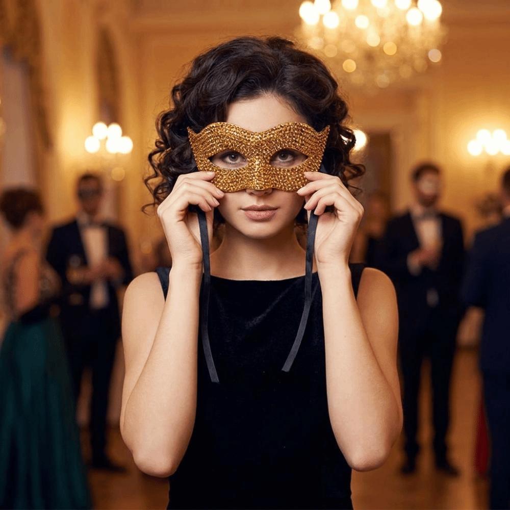 Plastic Halloween Rhinestone Mask Studded Design Masquerade Mask Luxury Half Face Mask Club