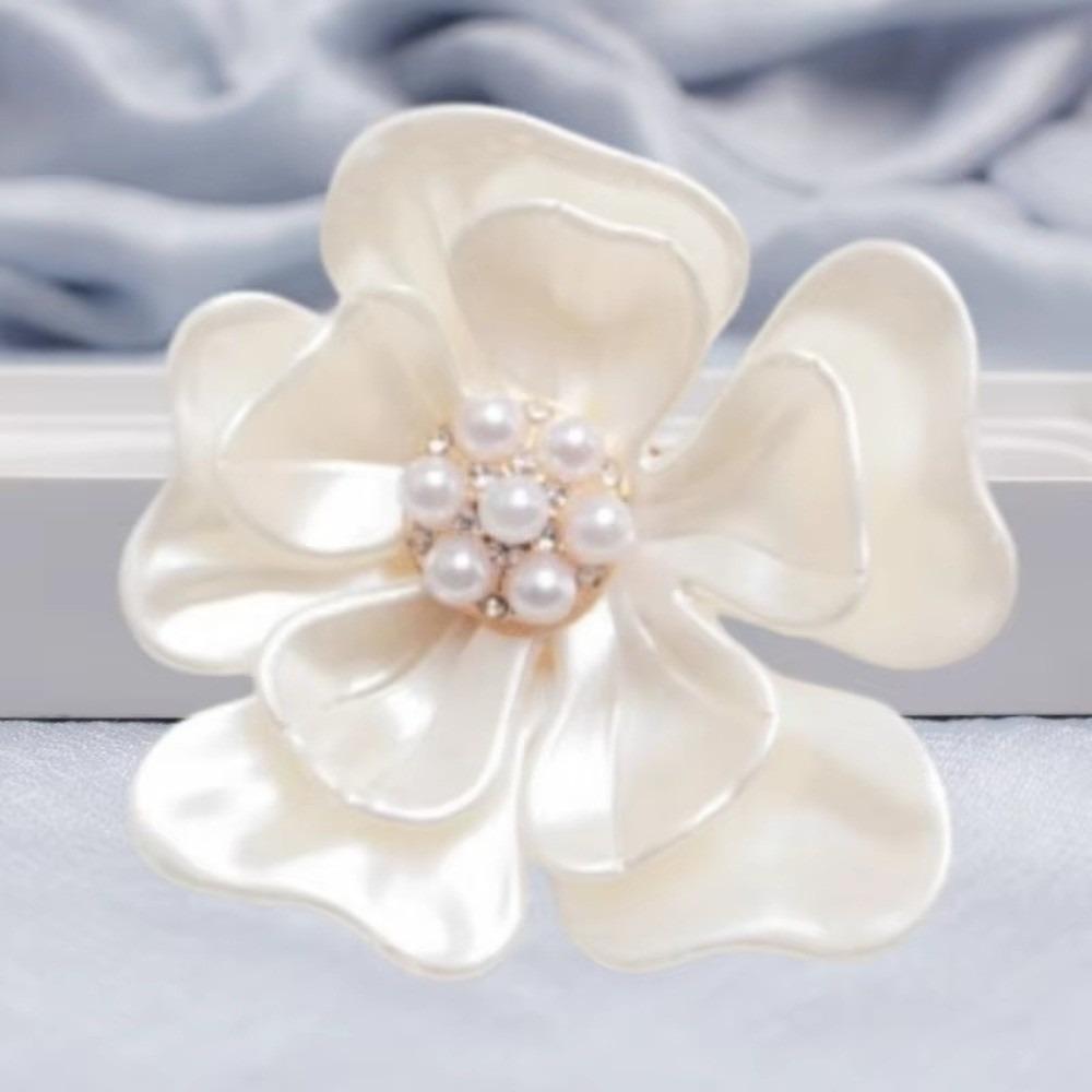 Pearl Plant Pins Elegant Design Dressing Decoration Jewelry Accessories Brooch Gift