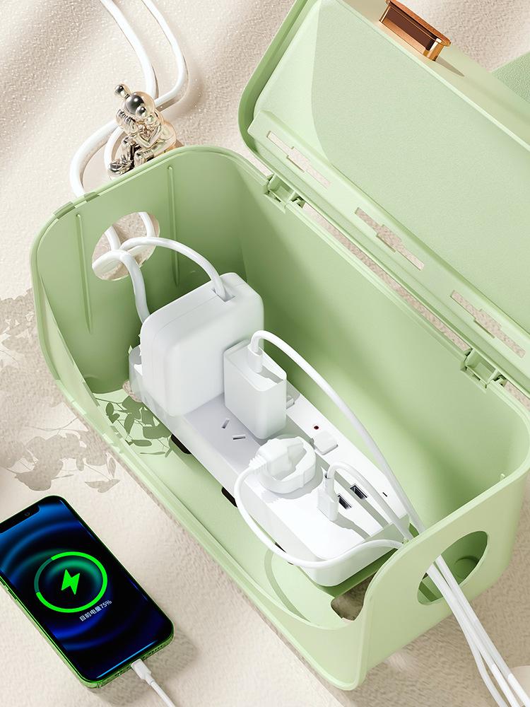 Elegantní prodlužovací kabel a organizér kabelů s víkem pro správu napájení na ploše