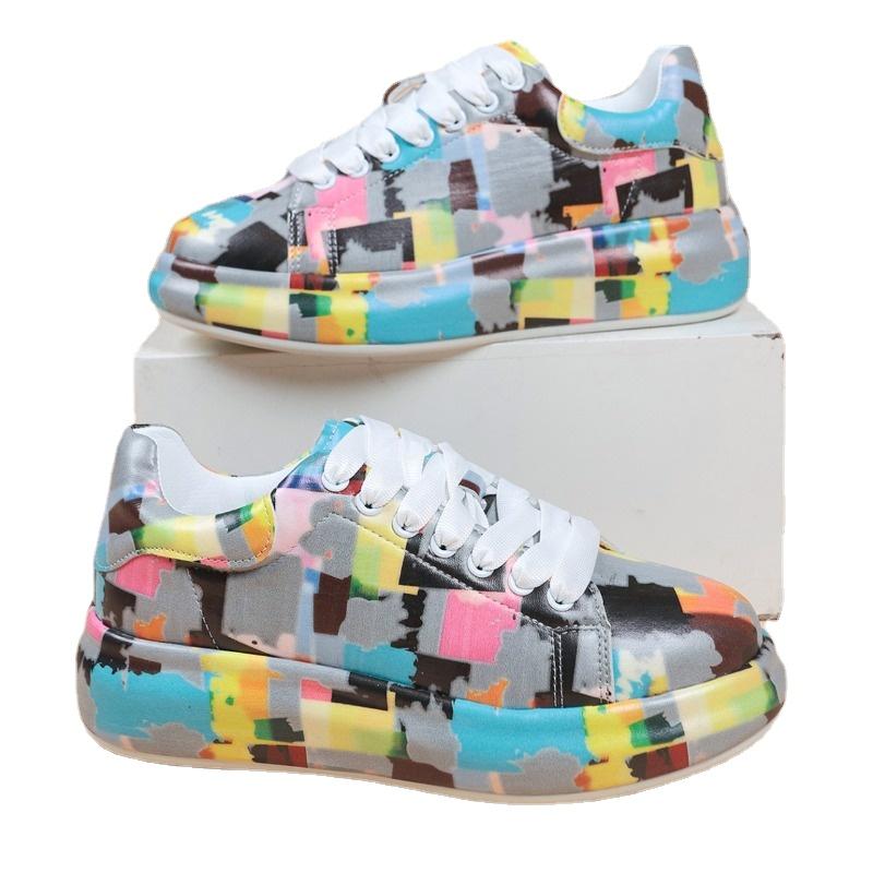 Fashion Women's Casual Sneakers 2025 Fashion New Painted Graffiti Lace Up Sports Shoes for Women Flat Pu Leather Ladies Running Shoes