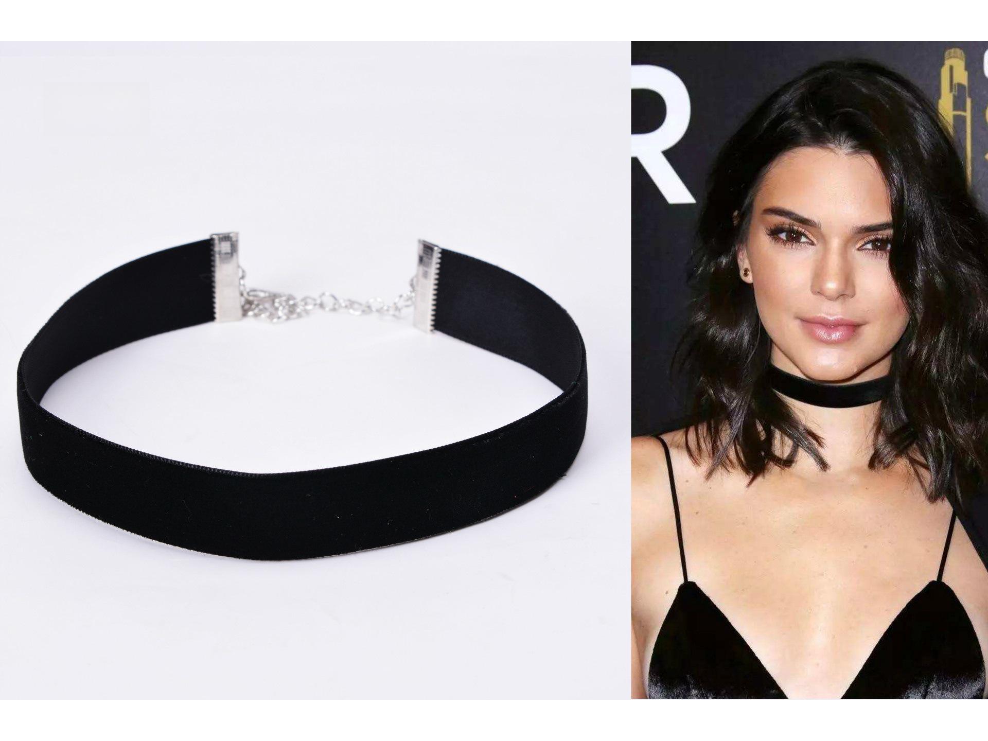 

Ожерелье-чокер в стиле ретро из черного бархата с подвеской в виде звезды