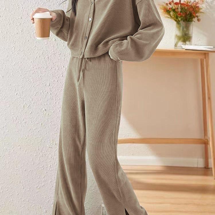 Ensemble Cardigan et Pantalon Large pour Femme Style Automne Hong Kong – Décontracté, Tendance, Professionnel