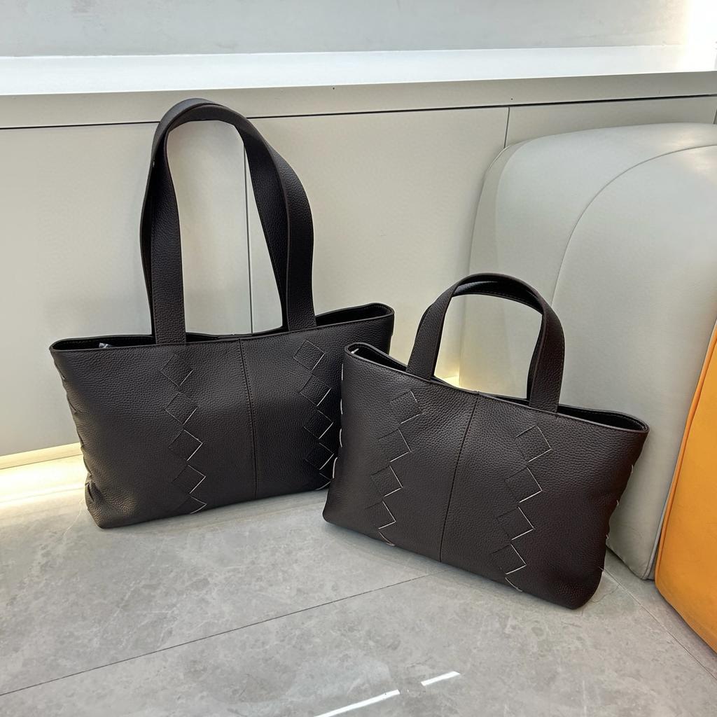 Cross-border early autumn grain first layer cowhide portable tote bag texture shoulder underarm bag commuting versatile messenger women's bag