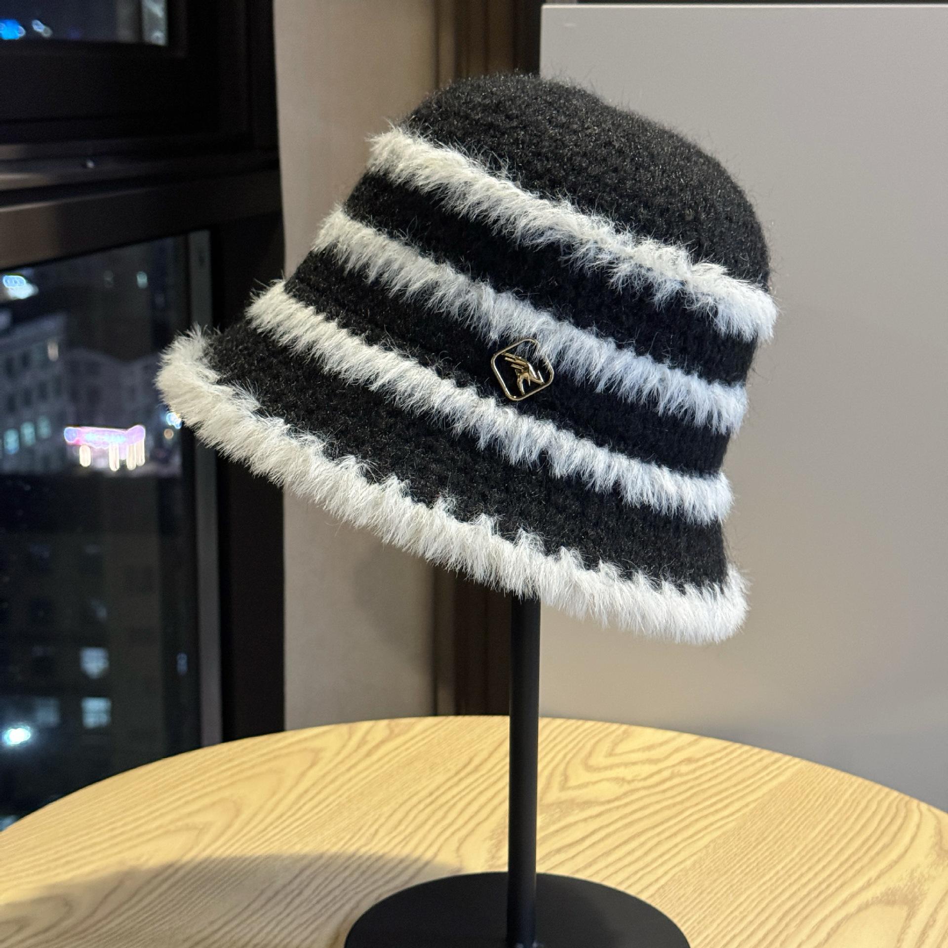 

New women s fisherman hat for autumn and winter, warm and ear-protecting, makes the face look smaller, suitable for large head sizes, Korean style, Adult54-60Adjustable чёрный
