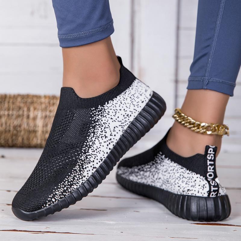 Women Knitted Flats Light Breathable Walking Shoes Comfortable Loafers Ladies Elastic Casual Sports Shoes Mesh Jogging Shoes