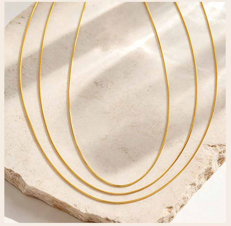 Minimalistische Schlangenkette Halskette, Anlaufgeschützt 18K Vergoldeter Edelstahl Dünn Vielseitig Basis Layering Schmuck