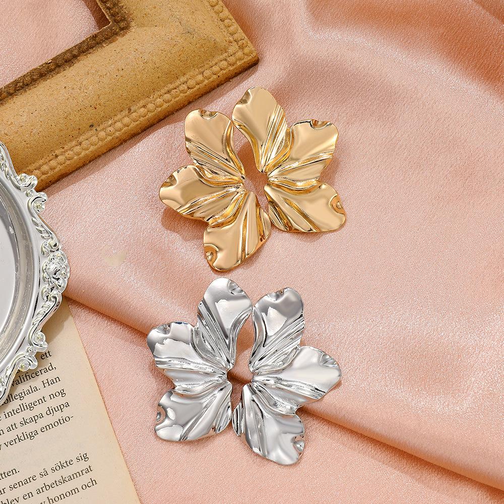 Punk Party Vintage Geometric Clip On Earrings for Women Simple Trendy Petal Earrings Trendy Ear Jewelry Accessories Gift