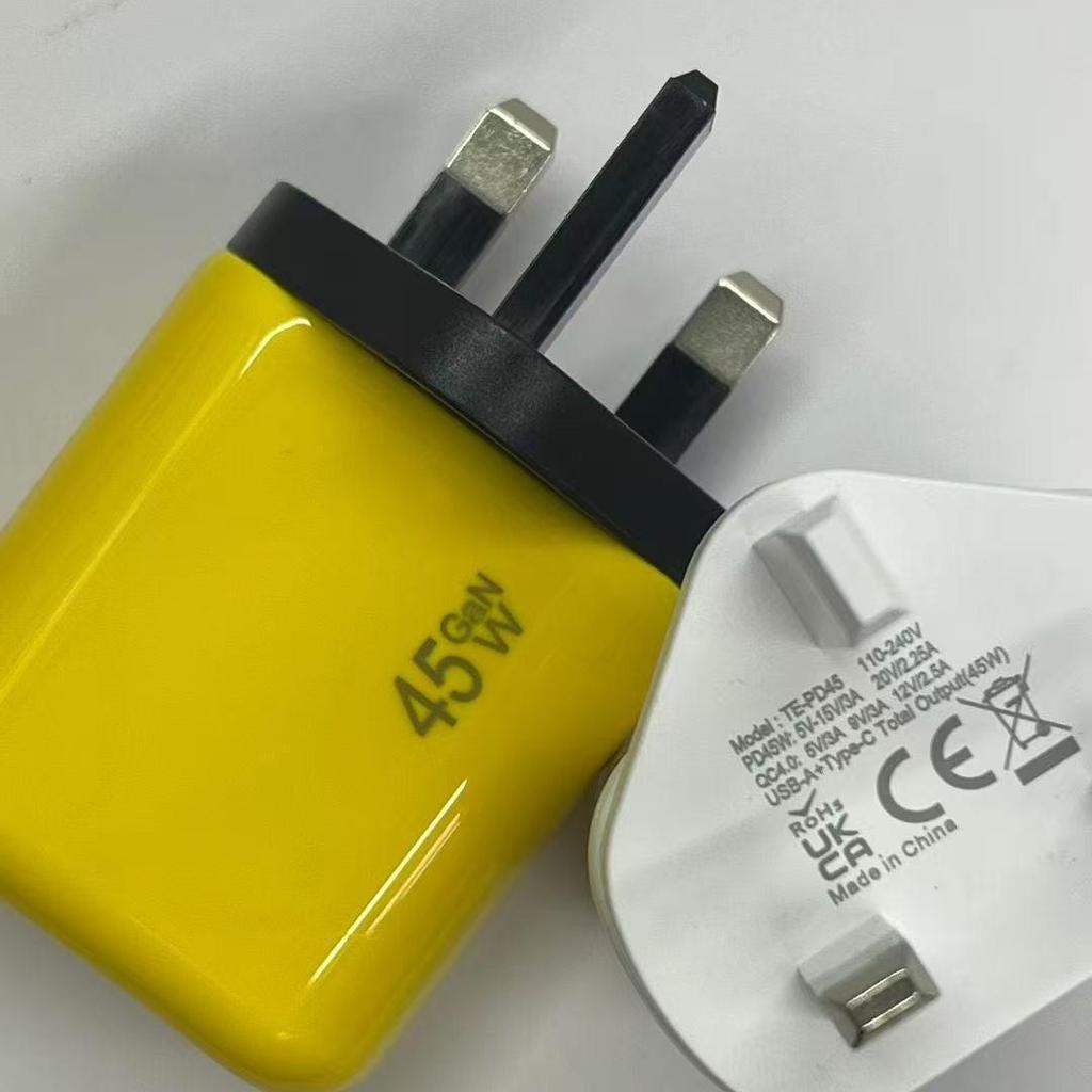 Dual-Port PD45W GaN Fast Charger with International Compatibility and LED Indicator