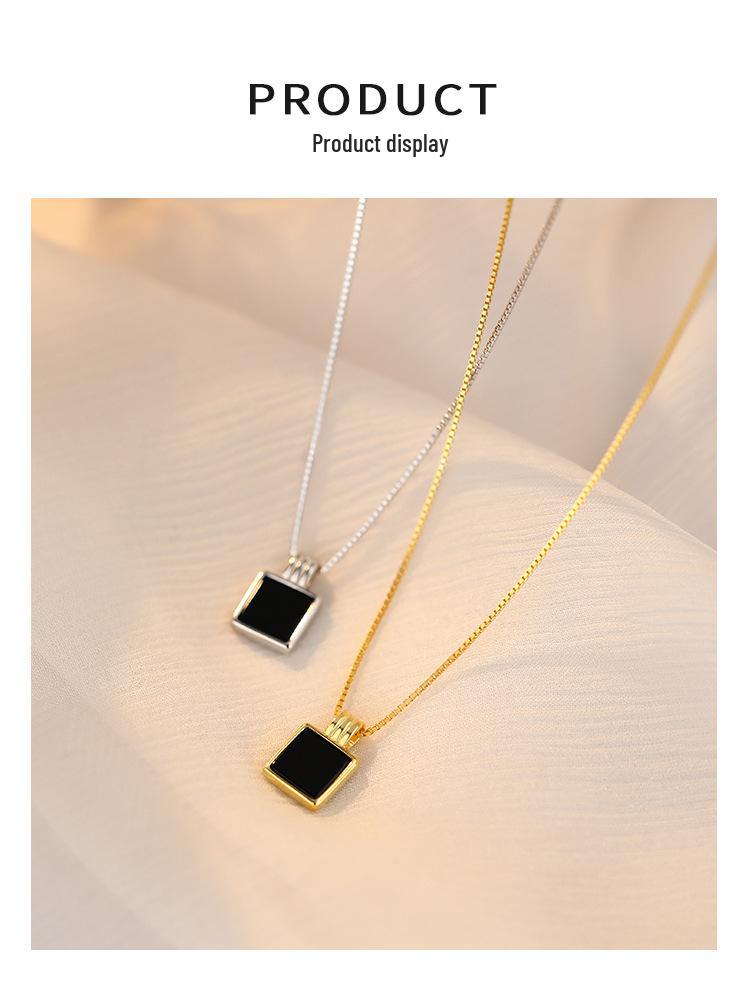 Collier Carré Noir en Argent Sterling: Chaîne clavicule design niche élégant, style froid 2022.