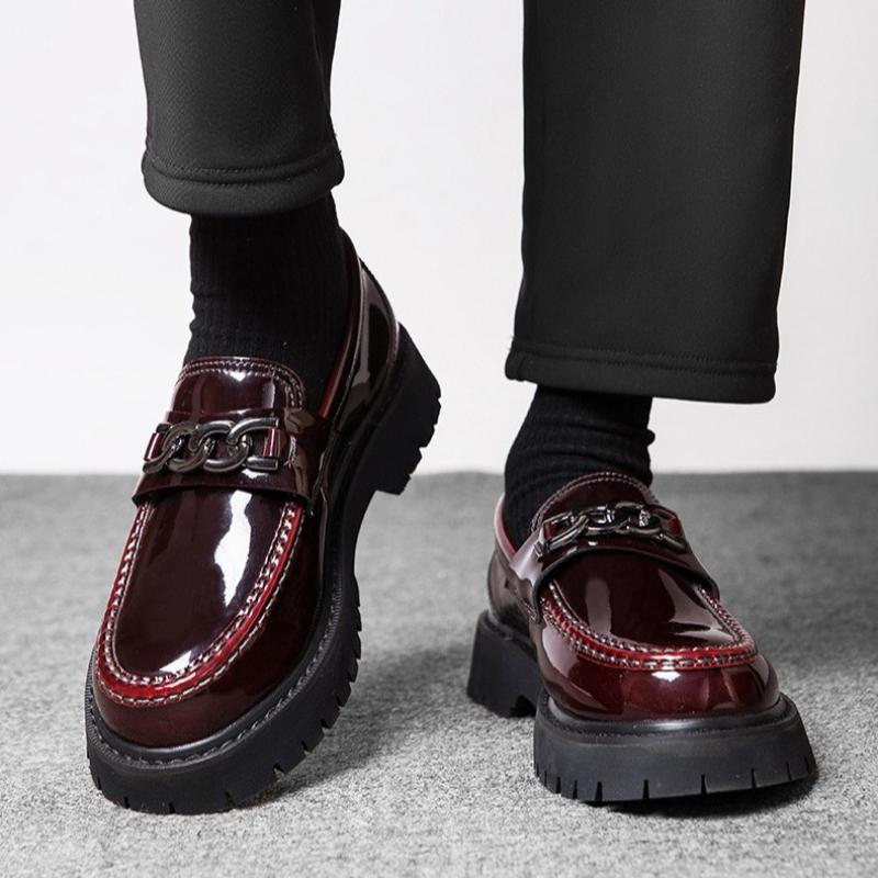 Nuove Scarpe con Plateau Mocassini Uomo Suola Spessa Scarpa da Matrimonio Superficie Nera Lucida Scarpe da Affari Slip-on Pelle Aumentare Scarpa Casual