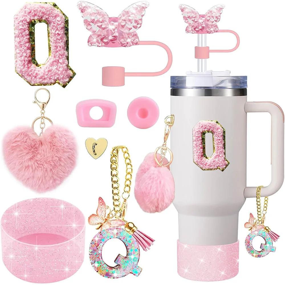 8 Pezzi Accessori per Tazza per Stanley Cup 30oz 40oz Include Coperchio Tappo Cannuccia a Farfalla Piedino in Silicone Maniglia Ciondolo Adesivo con Iniziali