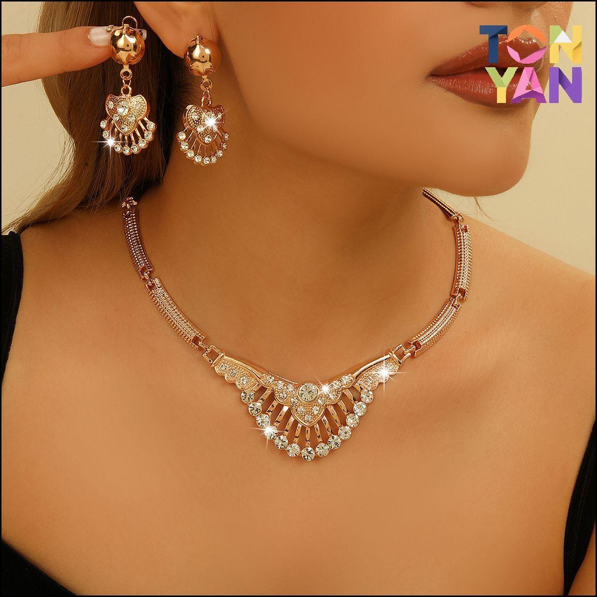 

Fashionable Earrings + Necklace One Size