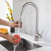 Silver/black stainless steel pull-out hot and cold water sink/washbasin faucet, suitable for kitchens, with splash-proof design.