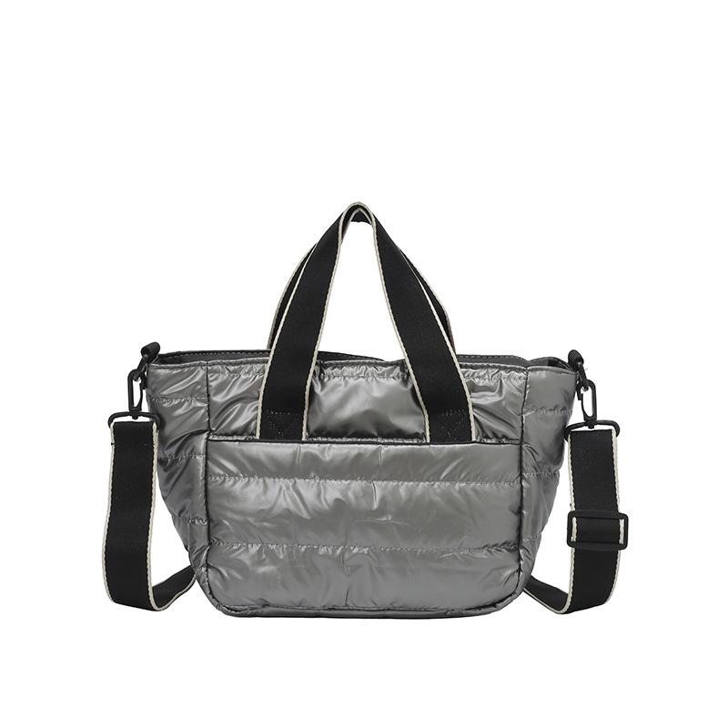 

Женская однотонная перламутровая сумка-тоут через плечо Осень/Зима 2025 24*13*19cm серый