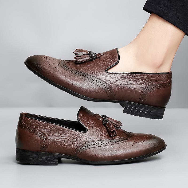 Fashion British Style Men's Luxury Brand Comfortable Business Fringe Leather Shoes Spring New Item Crocodile Leather Carved Oxford Shoes