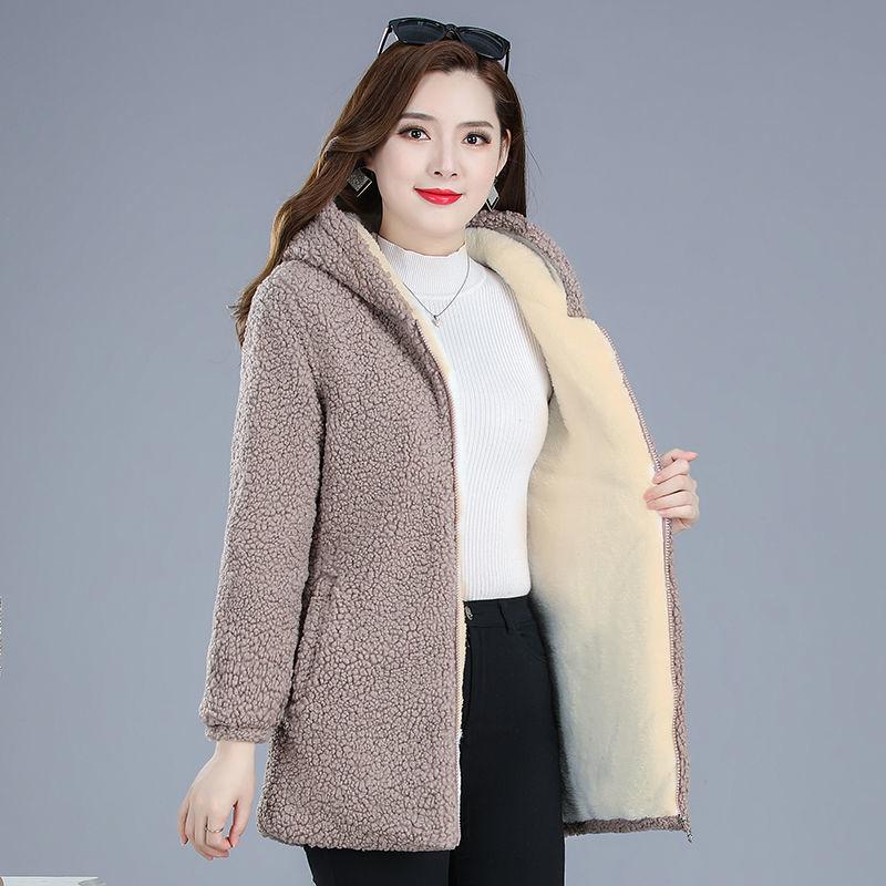 Women's Plus Size Fleece Short Coat with Velvet & Lamb Wool for Autumn & Winter – Fashionable & Warm for Middle-aged & Elderly