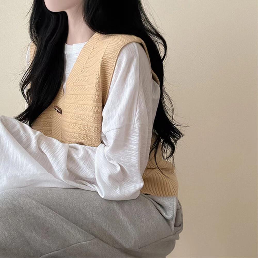 Podzimní korejská móda Pletená Retro vesta Ženy Nový design Volný All Match Svetr Bez rukávů Vesta Estetický roh Knoflík Vintage Cardigan
