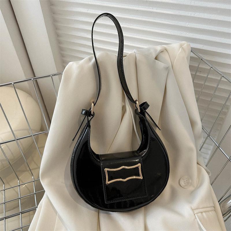 Trendy Chic Women's Shoulder Bag Simple Fashion Pu Material Street Style Small Crossbody Bag
