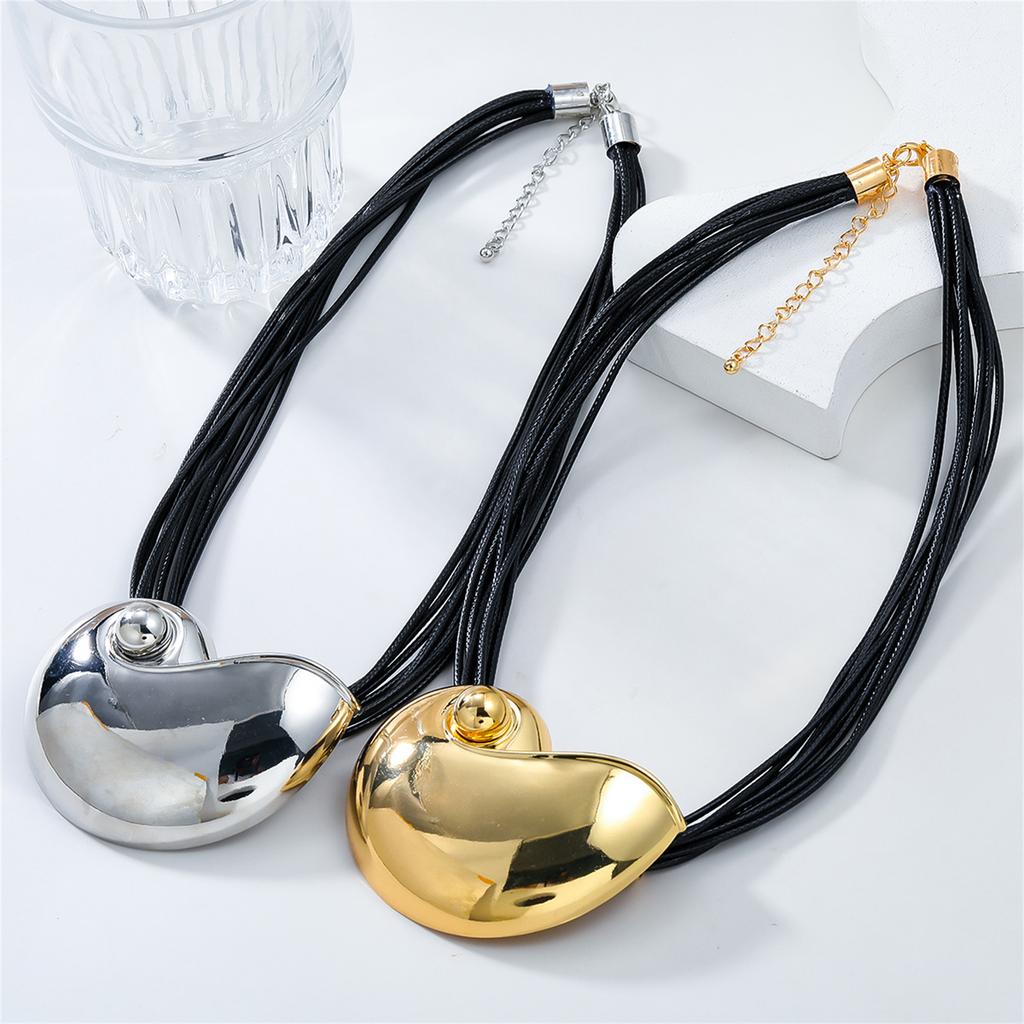 Metal Conch Pendant Necklace PU Leather Rope Chain Neckchain for Parties and Festivals Fashion Jewelry Party Accessories