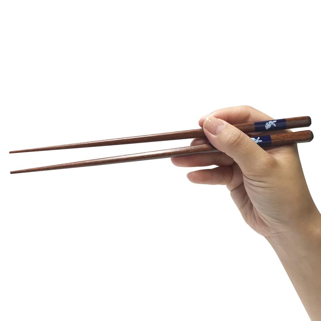 Made In Japan with Natural Modern Wooden and Bamboo Chopsticks with a Ideal for Home Use Obama-made, Dishwasher-safe Chopsticks. Wood. High-quality,