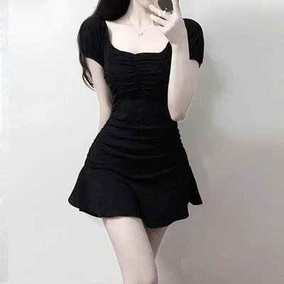 Kleines Schwarzes Kleid im Hepburn-Stil mit quadratischem Kragen und A-Linie - Sommer Französisch Chic