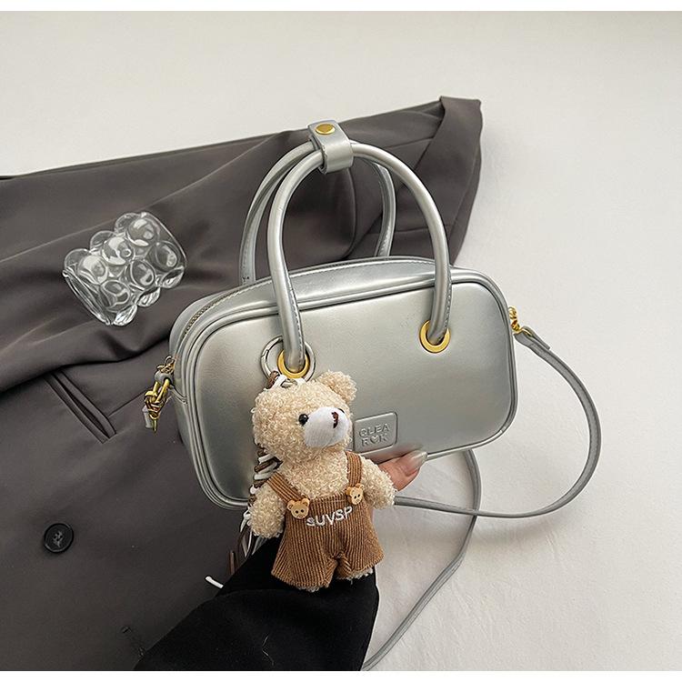 2025 New Korean Fashion Versatile Portable Small Square Bag Foreign Style Commuting Casual Simple High Sense Messenger Bag Women